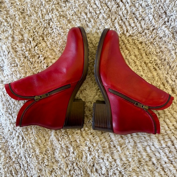 Miz Mooz Jet Zip Up Ankle Boots Size 38 Red Leather - Picture 3 of 11